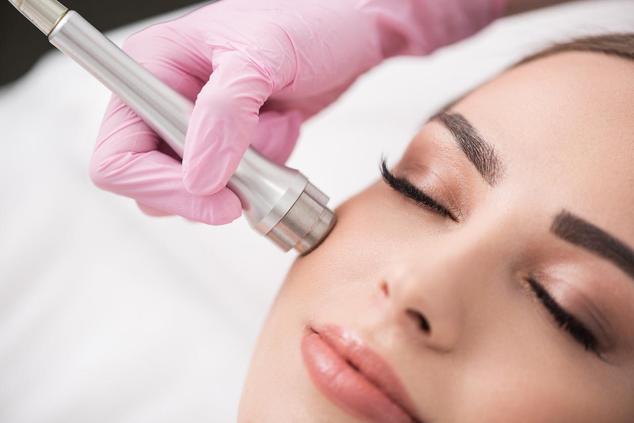Microdermabrasion (Mechanical Exfoliation) - Dr. Gideon Maresky Cape Town
